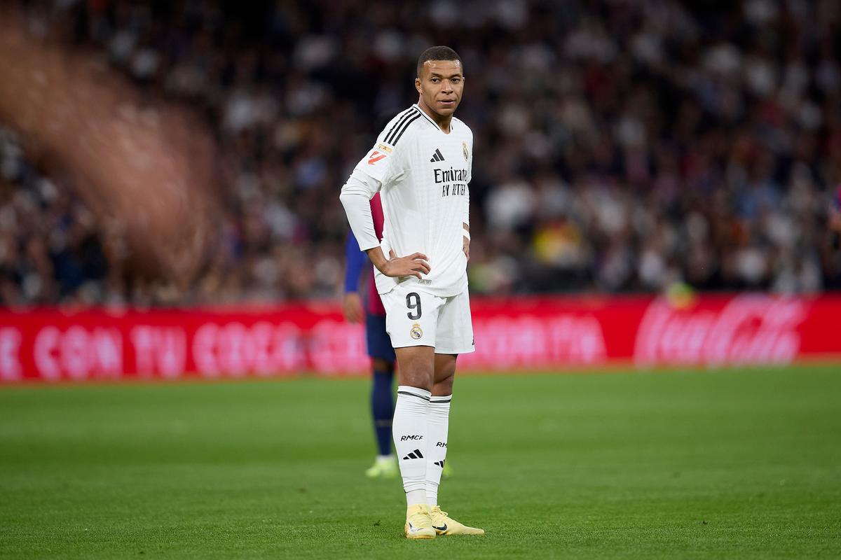 图片报：巴萨希望签下一名左边锋，正关注莱比锡的迪奥曼德（《图片报》：巴萨计划补强左边锋，已将目光投向莱比锡的迪奥曼德）