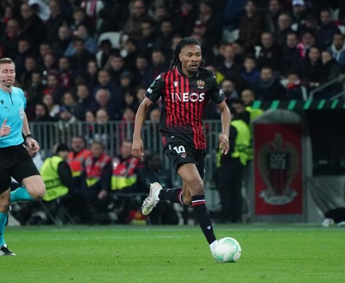 每体：特尔施特根已开始场地训练，可能会在两周内恢复合练（每体：特尔施特根重返草地训练，预计两周内可随队合练）