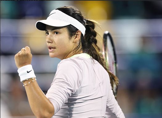 拜仁连续20场德甲进球超过2球，追平13／14赛季瓜帅的纪录（拜仁德甲连续20场单场进球超2球，追平13／14赛季瓜帅纪录）