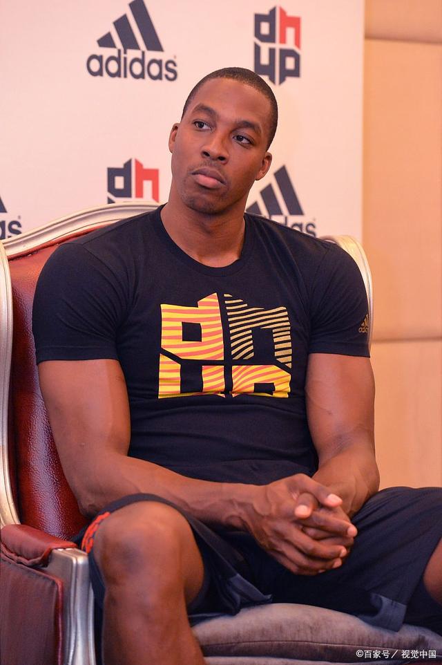 国米门将更替引热议，维卡里奥性价比突出，但适配性与未来规划存疑。（国米门将更替惹争议，维卡里奥性价比出众，但与体系契合度和未来规划仍存疑）